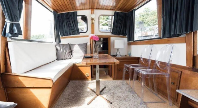 Authentic Houseboats Amsterdam, Забронировать Отель Амстердам 