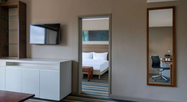 Radisson Blu Mammy Yoko Hotel, Freetown, Rezerwuj Hotel Hotele w Western Urban z basenem, Basen
