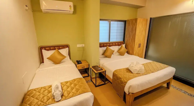 Номер Premier Atithyaa Hotel