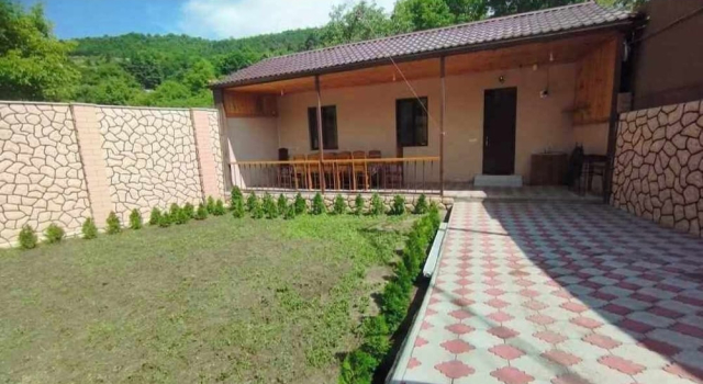 Villa Sharm Dilijan, Varaa Villa Hotellit Tavush region uima-altaalla, Uima-allas