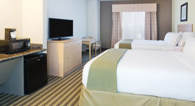 Holiday Inn Express Hotel & Suites Alvarado by IHG