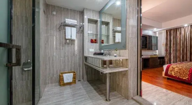 Люкс Deluxe Yongkai Chunhui Nanning Hotel (Nanning East Railway Station Vientiane City Subway Station)