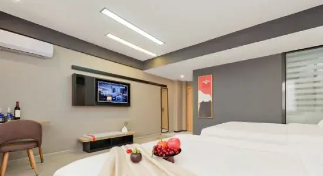 Люкс Deluxe Caihua Hotel (Hejing Plaza)