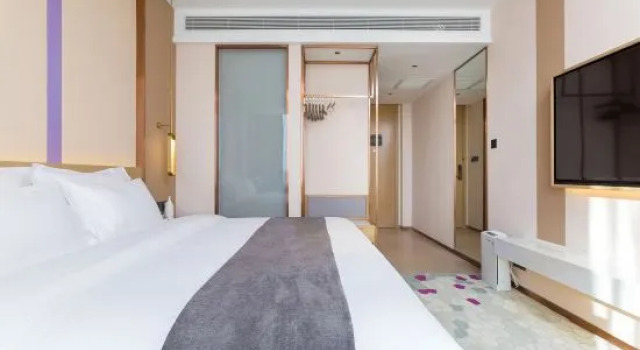 Кровать в общем номере (мужской номер) LAVANDE HOTELS (Beijing Capital Airport New National Exhibition Store)