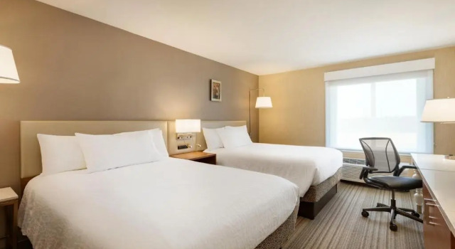 Четырёхместный номер Premium Hilton Garden Inn Roseville