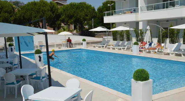 Residence Blue Bay Resort, Rezervovat Lázně / Resort Hotely v Abruzzo s bazénem, Bazén
