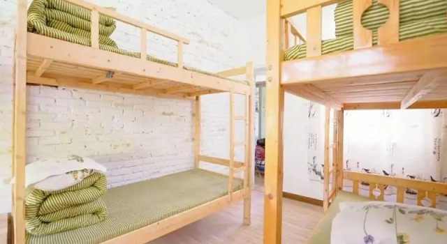 Кровать в общем номере (женский номер) Xing Hua Hostel