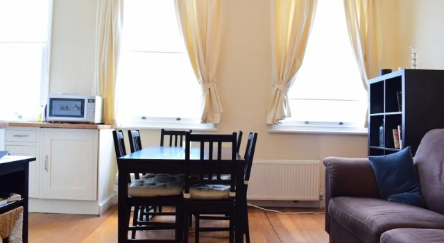 Kensington 2 Bedroom Flat, Забронировать Отель Лондон Большой Лондон, рядом с Станция метро Kensington (Olympia)