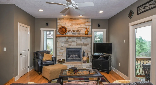 Breathe Easy 5 Bedroom Townhome, Buchen Sie Ferienwohnung Hotels in Maryland mit Parkplatz, Parkplätze