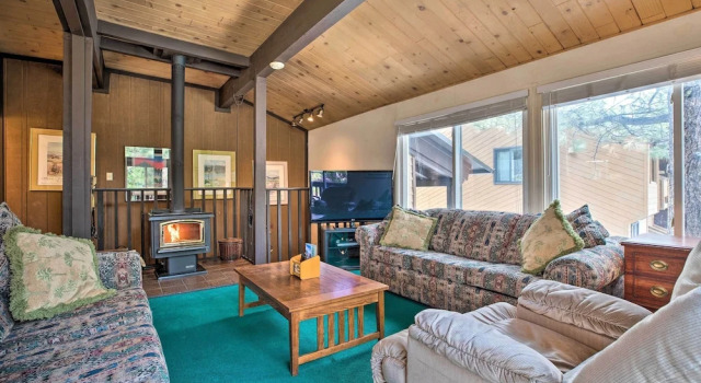 Апартаменты Mammoth Lakes Townhome < 2 Mi to Ski Area!