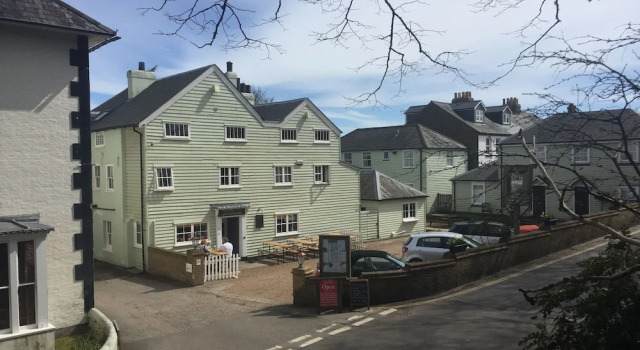 The White Cliffs Hotel