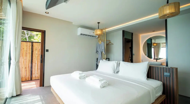 Двухместный номер Standard с балконом и с красивым видом из окна Sangthian Beach Resort