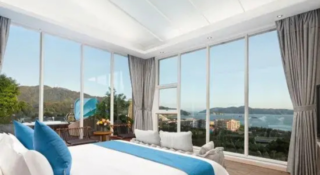 Люкс Deluxe Azure Bay Resort