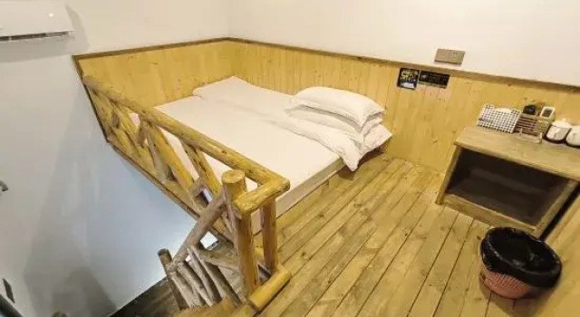 Кровать в общем номере Nanfang Jinshi Inn