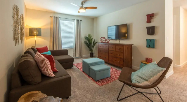 4811- IMPRESSIVE 6 BED VILLA 10 MINUTES to DISNEY, Kissimmee, US, Varaa Villa Kissimmee Kissimmee