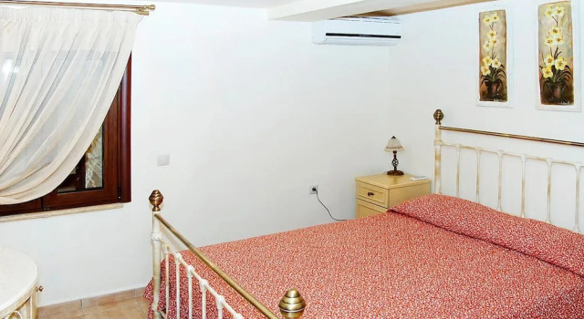 Cretan Villa Near Beach for 10