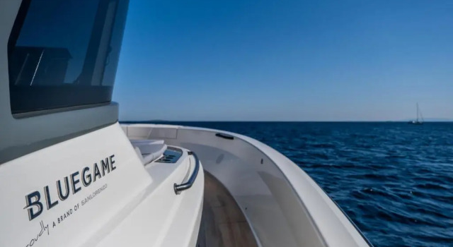 Yaloou Exclusive Yachting & More BLUEGAME 42