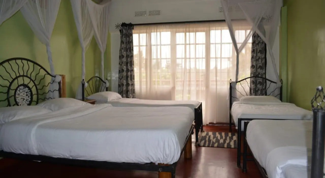 Четырёхместный номер Standard Khweza Bed and Breakfast