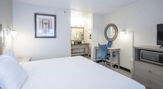 Четырёхместный номер Premium Ocean Coast Hotel at the Beach Amelia Island