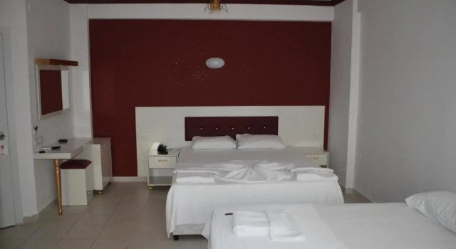 Трёхместный номер Standard с балконом Bin Billa Hotel