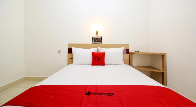 Номер Standard RedDoorz at Hotel Raditia Graha Yogyakarta