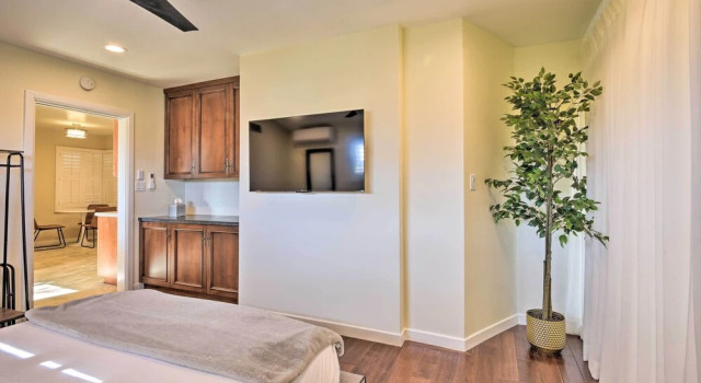 Los Angeles Suite ~ 12 Mi From Downtown!, Забронировать Отель Отели Лос-Анджелеса 3 звезды, 3*