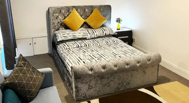 Luxury 2 Bedroom Entire Flat - Self Check in & Check out, Prenota Hotel Kelty Fife
