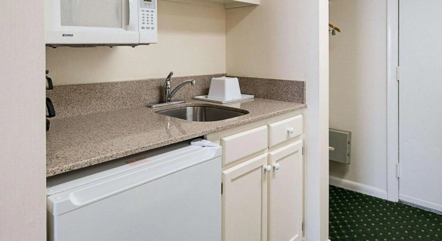 Четырёхместный номер Standard Quality Inn Ocean City Beachfront