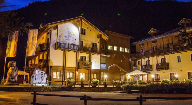 Hotel Boton DOr & Wellness a La Thuile, Забронировать Отель Ла-Тюиль Mont Blanc - Italy
