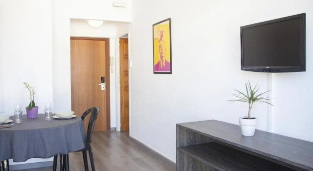 Апартаменты c 1 комнатой с видом на бассейн Apartaments Atzavara