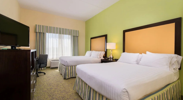 Люкс c 1 комнатой Holiday Inn Express and Suites Dickson City by IHG