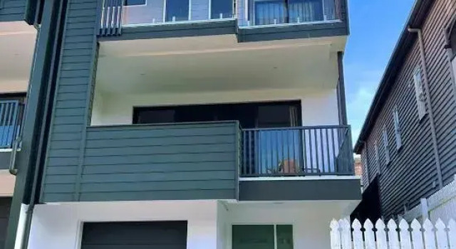 Brand new 4-bedroom duplex apartment with central air conditioning