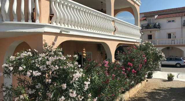 Luxurious Apartment in Vodice With Garden
