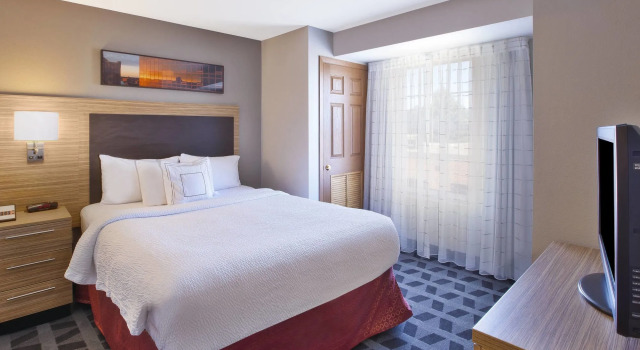 TownePlace Suites Minneapolis-St. Paul Airport/Eagan, Varaa Hotelli Hotellit Minnesota pysäköinnillä, Pysäköinti