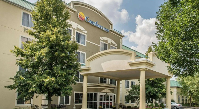 Кровать в общем номере Comfort Inn North-Polaris