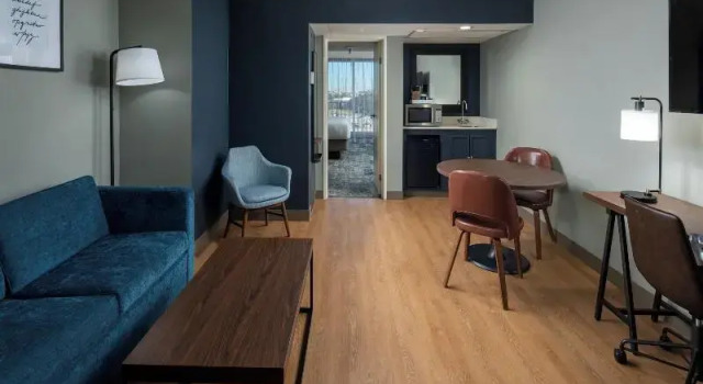 Suite Four Points by Sheraton Suites Tampa Airport Westshore