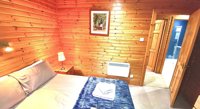 Braemar Lodge Cabins, Book Feriehus Hoteller i Braemar med parkering, Parkering