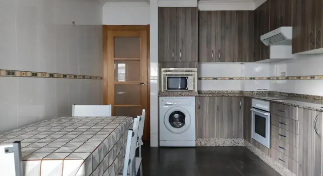 Alojamiento entero, piso 3 habitaciones,5 personas, Book Hotel Caldas de Reis 
