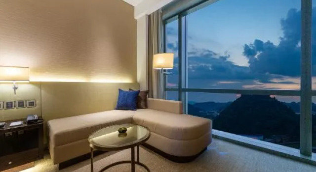 Полулюкс New World Guiyang Hotel