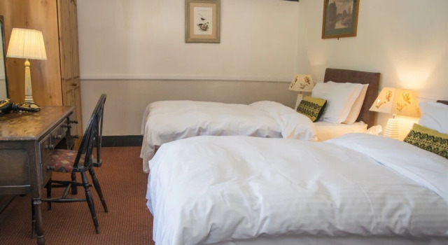 The Swan Inn, Забронировать Отель Фитлворт South Downs