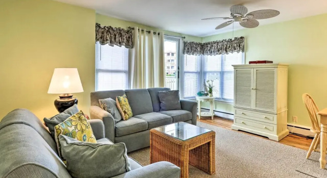 Апартаменты с 2 комнатами с балконом Wildwood Crest Condo: 2 Blocks to Beach!
