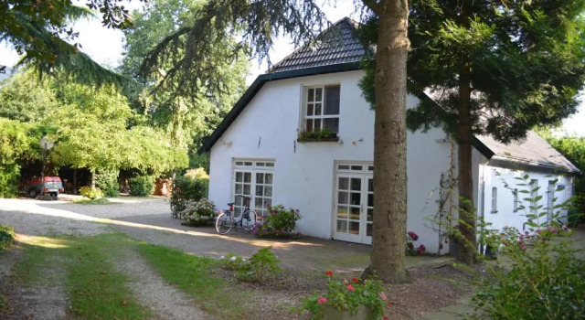 Коттедж с 2 комнатами B&B Stadsoase Nijmegen