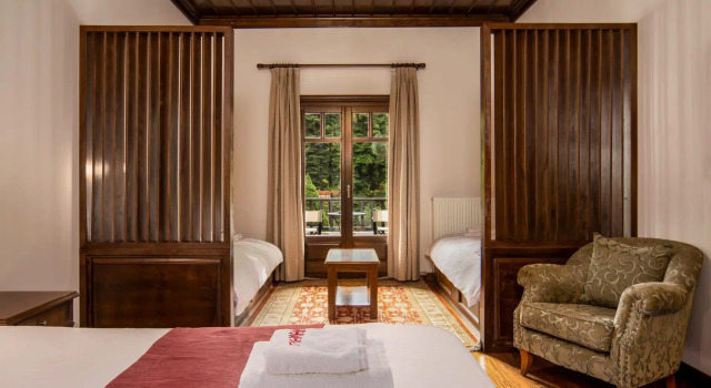 Четырёхместный номер Standard Hotel Giamandes