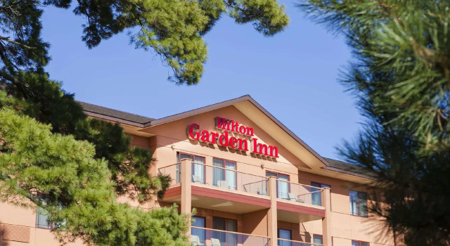 Кровать в общем номере Hilton Garden Inn Wisconsin Dells