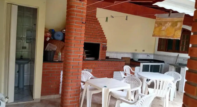 Sobrado 4 dorm Cond. Fechado Praia da Mococa Caraguatatuba