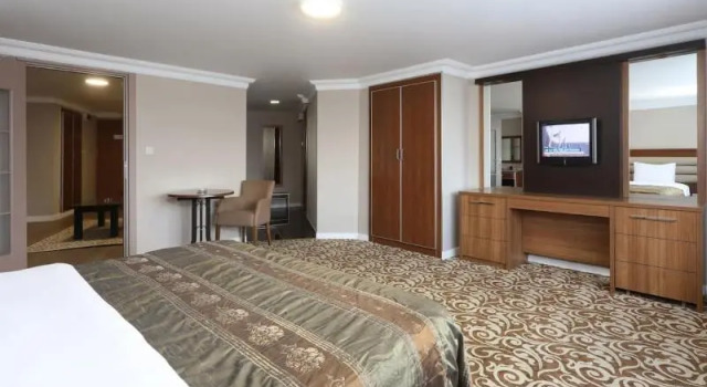 Люкс с 2 комнатами с балконом Balturk Hotel Sakarya