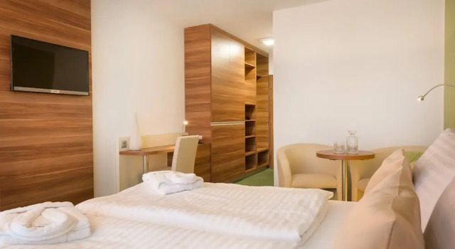 Двухместный номер Standard с балконом Kurhotel Pyramide Sibyllenbad