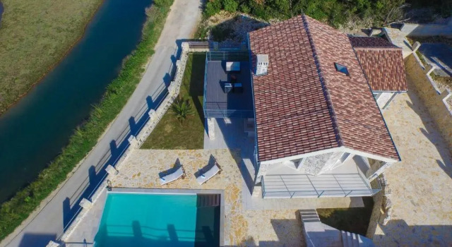 Вилла Deluxe Amazing Villa Ele