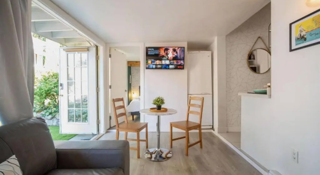 Коттедж King Garden Suite/20 mins to Dwntwn Vancouvr/PetOk