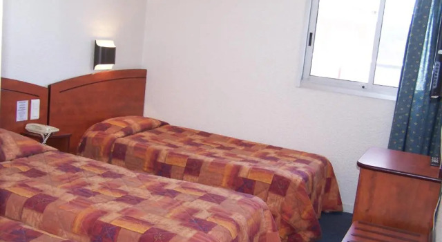 Трёхместный номер Standard Hôtel Estival Arriel entièrement climatisé